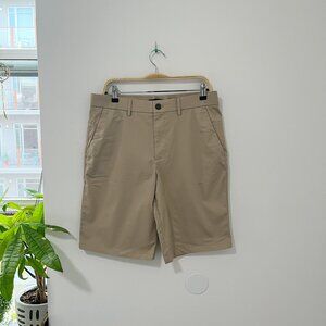 Banana Republic Men's Emerson Beige Short Size 32